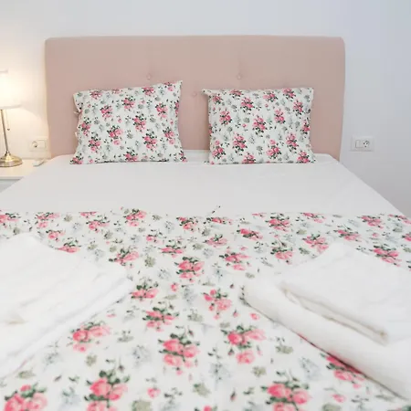 Promenada Puzi Place Apartment