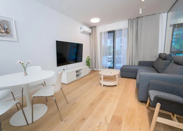 Promenada Puzi Place