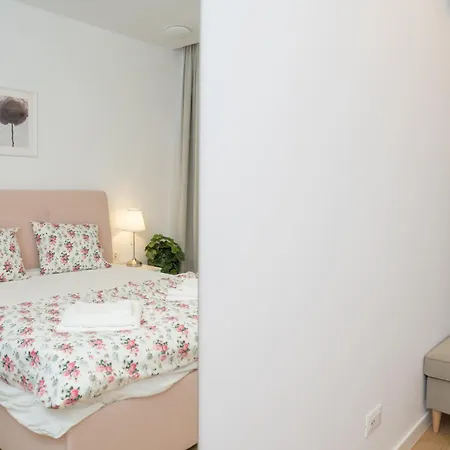 Promenada Puzi Place *