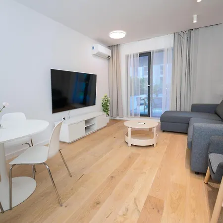 Promenada Puzi Place