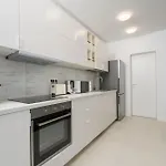 Promenada Puzi Place Бухарест